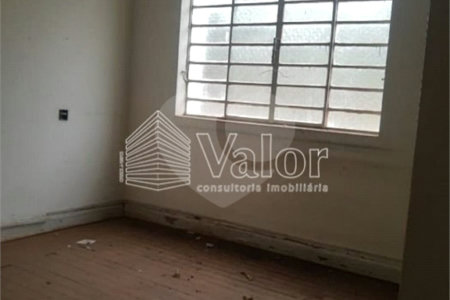Casa Térrea com 2 dormitórios.
