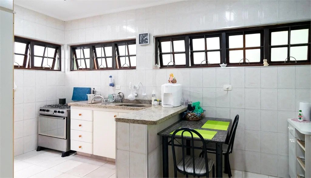 Casa para venda e locação no Campo Belo de 120M² com 3 dormitórios, 1 suíte e 3 vagas