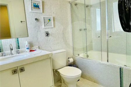 Belíssima casa à venda com 700 m² no Condomínio Tamboré, em Alphaville!!!