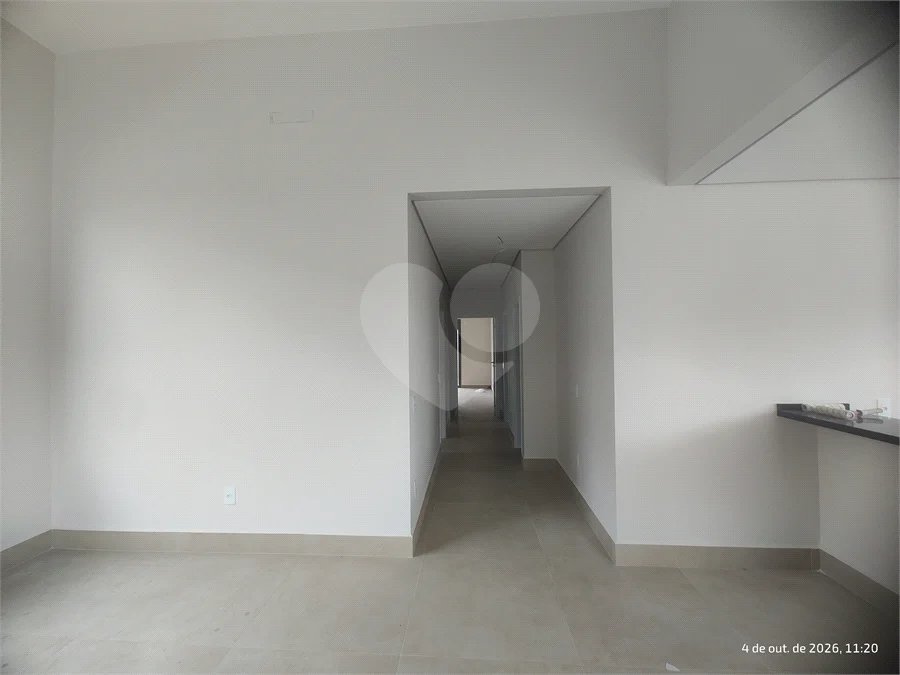 Casa exclusiva em Atibaia de alto padrão com 3 suítes, piscina, espaço gourmet, condomínio fechado, aceita financiamento