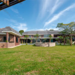 Casa à venda com 4 suítes no condomínio Vale da Santa Fé, Vinhedo - SP