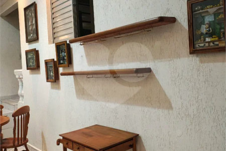SOBRADO COMERCIAL PARA LOCAÇÃO NO RUDGE RAMOS | 197 m²
