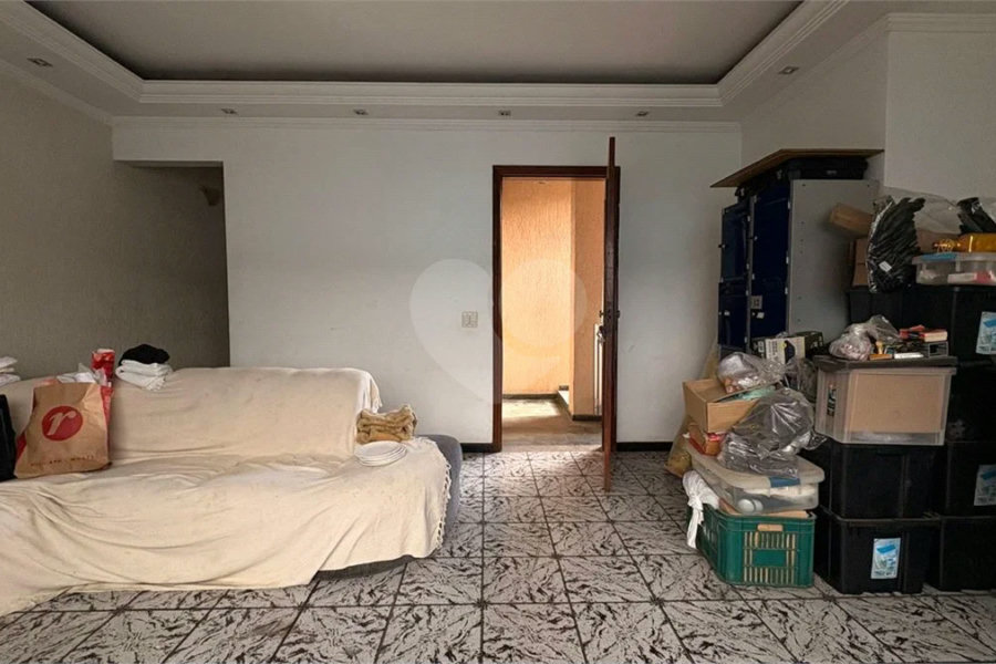 : Sobrado Amplo com Salão Comercial na Brasilândia – Pronto para o seu Negócio!