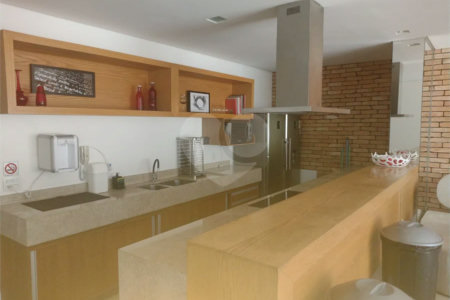 Apartamento à venda com 3 quartos, sendo 1 suíte, em Alto da Boa Vista, São Paulo, SP