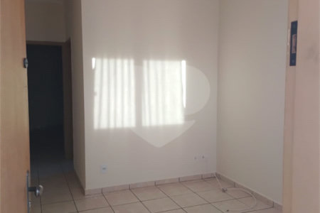 Apartamento à venda no Condomínio Álvaro Dziabas