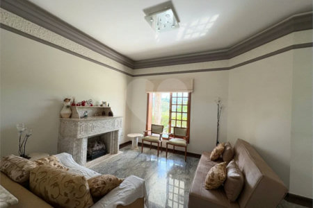 Casa a Venda no Condomínio Vista Alegre - Sede em Vinhedo/SP