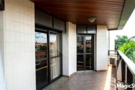Apartamento 580m², 4 quatos, sendo 4 suítes, 5 vagas de garagem, à venda no Bosque da Saúde
