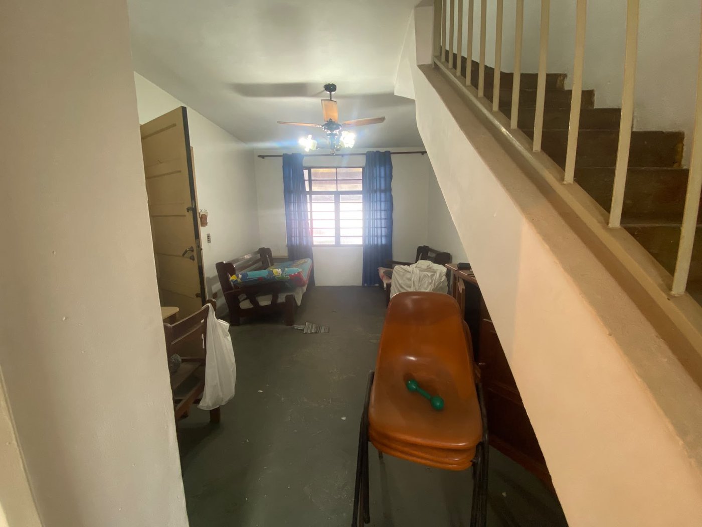 Casa à venda com 2 quartos em Jardim Alvorada, oportunidade para investidor