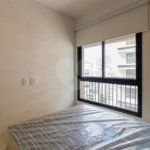 Apartamento a venda com 1 dormitório, sala com varanda e próximo ao metrô Vila Madalena.