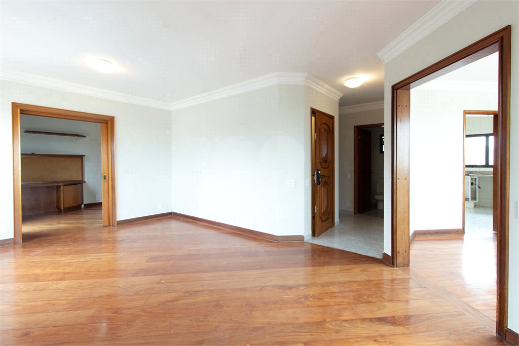 Apartamento a Venda na Chácara Santo Antônio, 163 m², 3 suítes, 2 vagas,, lazer e próximo ao parque