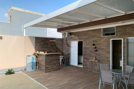 Casa térrea com piscina para venda no Residencial Arcoville