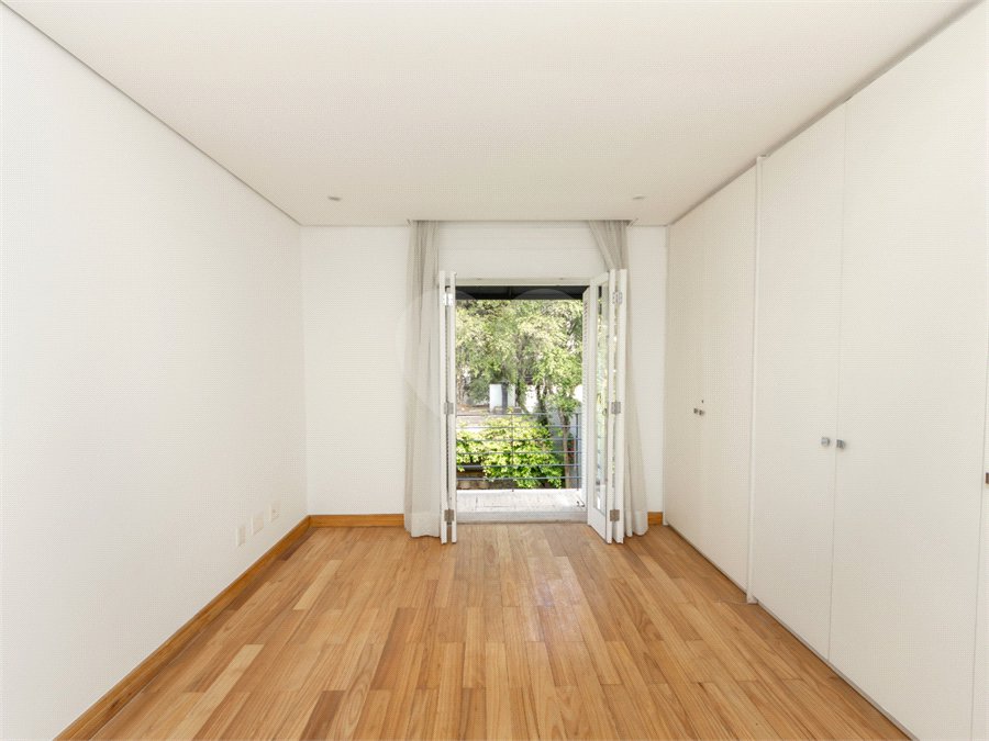 Casa com 4 quartos a venda Vila Nova Conceição, São Paulo - SP