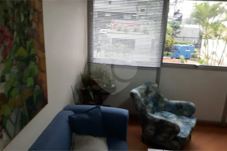 Apartamento de 2 quartos à venda perto do Metrô Paraíso! Excelente localização!