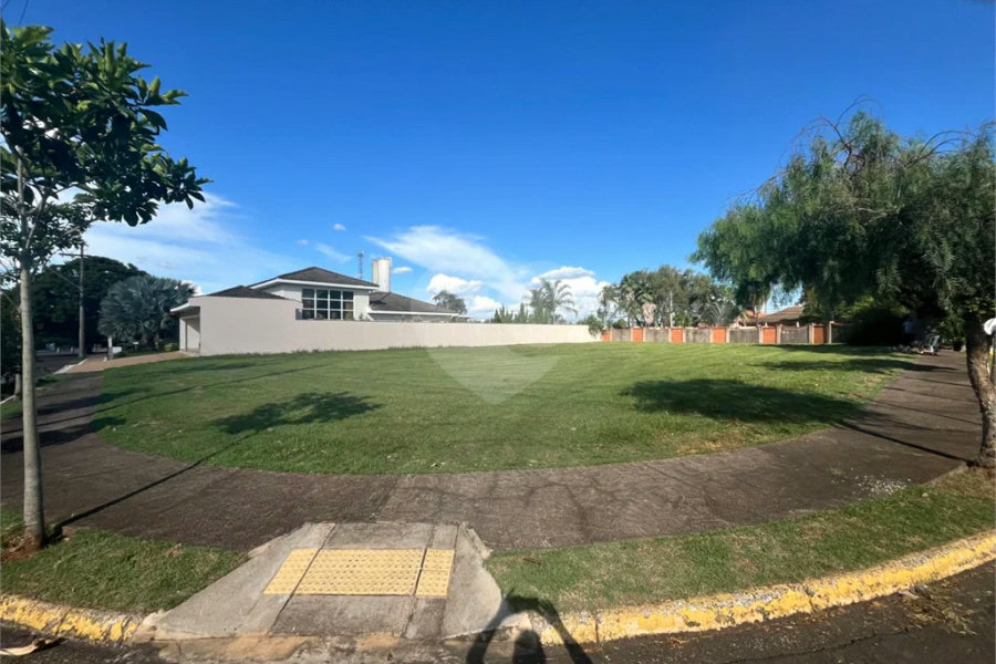Terreno à venda no Condomínio Park Campestre I em Piracicaba/SP.