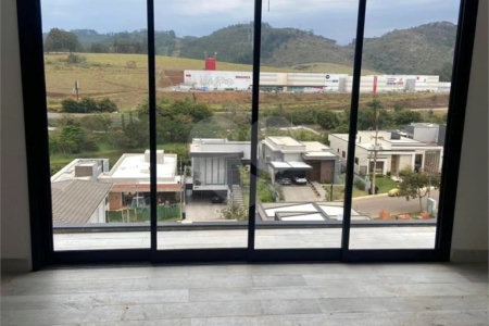 MAGNÍFICA CASA de 250 m² para VENDA NO CONDOMÍNIO VALE DAS AGUAS EM BRAGANÇA PAULISTA