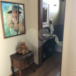 Casa no condomínio Damha I.