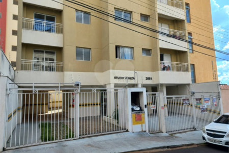 Apartamento no Condomínio Veneza