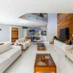 Duplex à venda com 3 quartos, sendo 3 suítes, em Vila Suzana 287m²