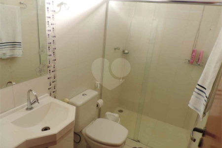 Casa Térrea com 2 dormitórios, sendo 1 suíte.
