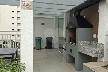 Apartamento com 2 vagas no Campo Belo