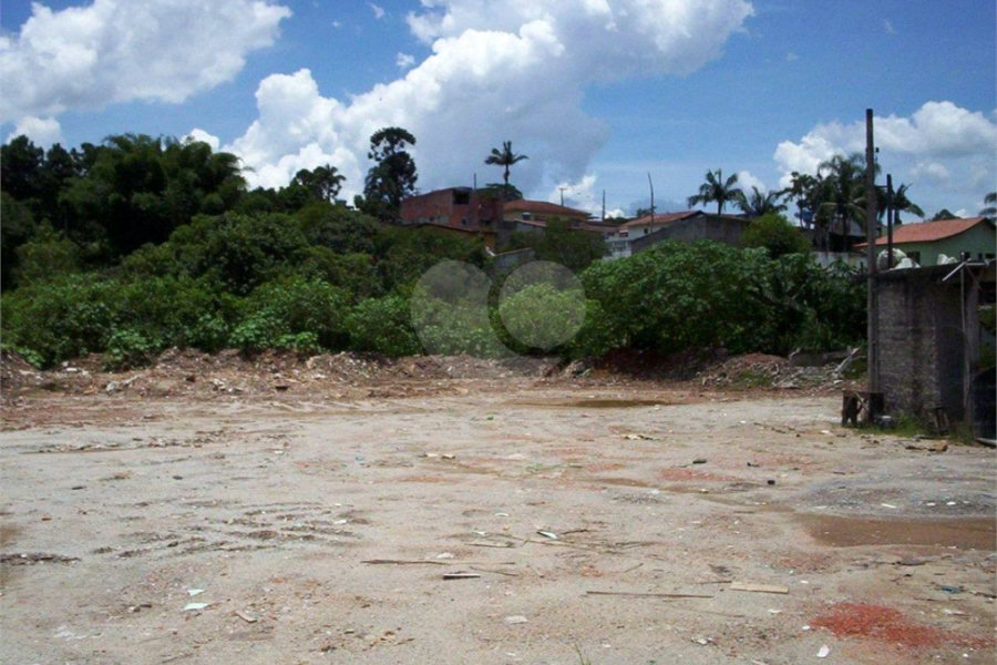Terreno plano, com 12.000 M² disponivel para construção. Venha fazer uma visita.