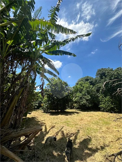 Excelente oportunidade no condomínio Vale das Laranjeiras, em Indaiatuba/SP. - R$ 1.850.000,00 - Terreno de 3.000 m²), com frente de 50 metros, proporcionando diversas possibilidades de projeto. O lote possui ótima localização dentro do condomínio, rodeado de natureza e com fácil acesso