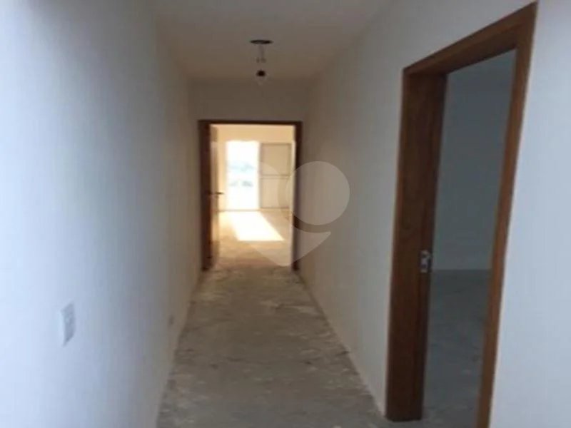 Sobrado novo nunca habitado.
