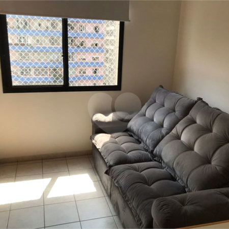 Apartamento mobiliado de 32m2 com 1 dormitório e 1 vaga para locação na Santa Cecília
