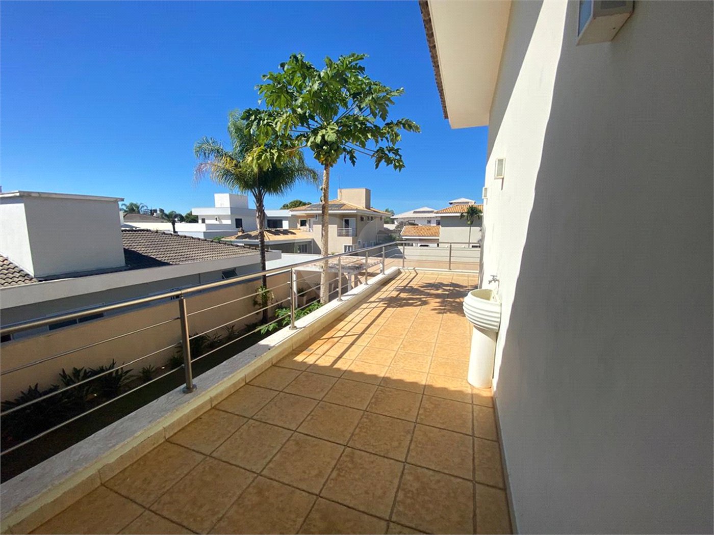 Casa á venda condomínio Damha I