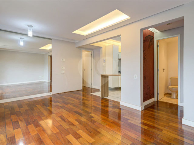 Apartamento para alugar com 3 quartos, sendo 1 suíte,  em Chácara Santo Antônio, São Paulo, SP