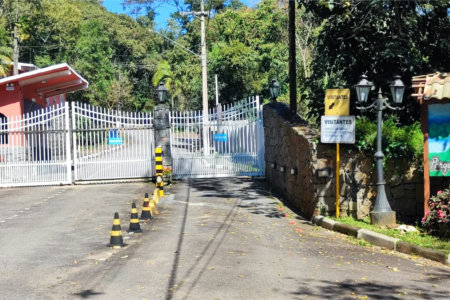Casa á venda em condominio em Caieiras SP