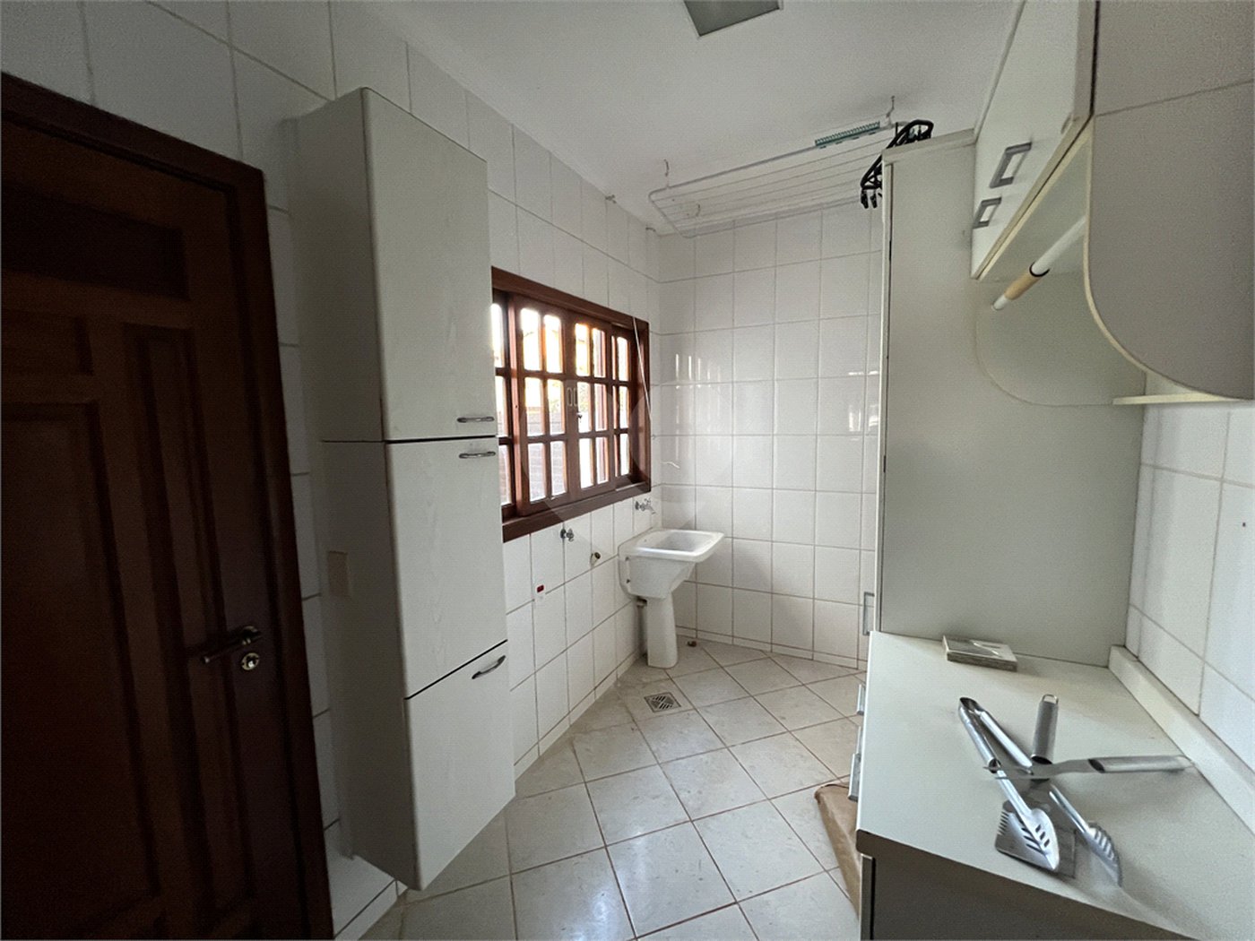CASA COM 3 QUARTOS NO CONDOMÍNIO GRAND VILLE