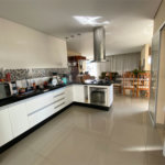 Linda casa Condomínio Santa Isabel I