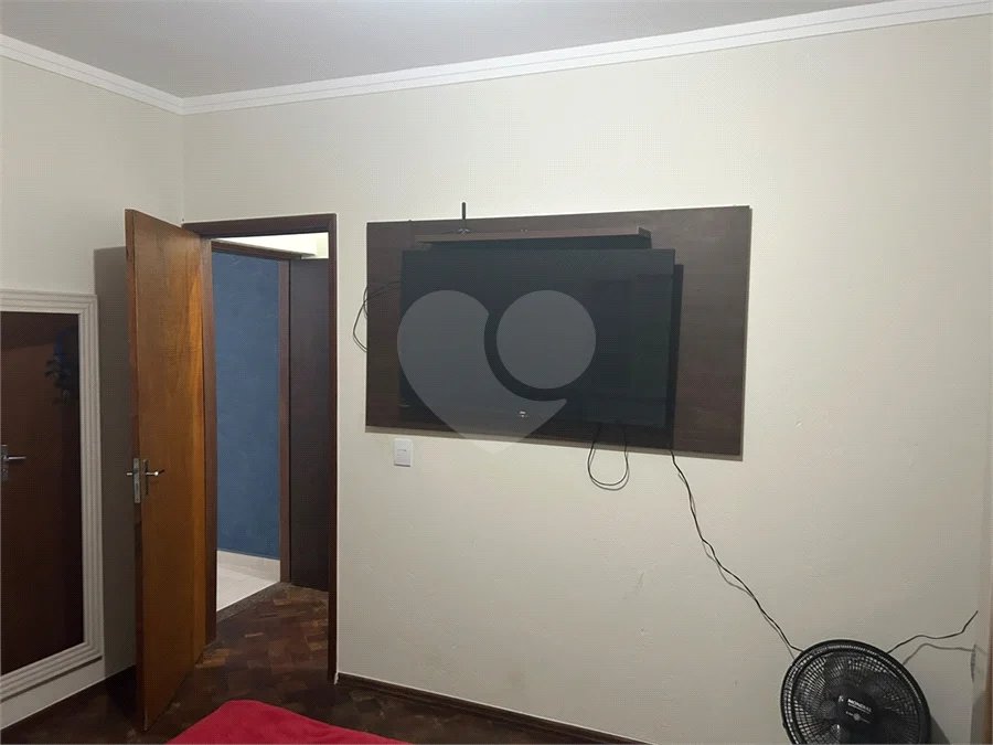 Casa Térrea 2 dormitórios 1 suíte.