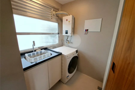 Apartamento mobiliado de 85 m² no Itaim Bibi | 3 dormitórios, 1 suíte e 1 vaga