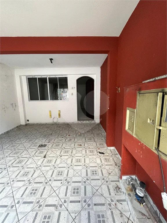 Casa com 125m², 2 dormitórios, 1 vaga, à venda na Vila Harmonia em Guarulhos.