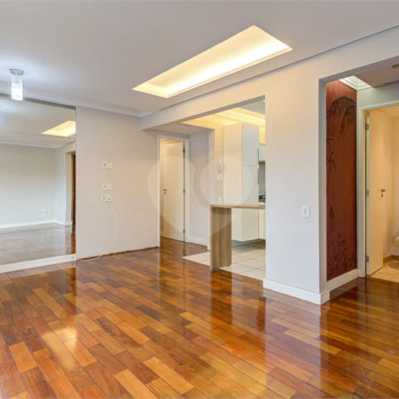Apartamento para alugar com 3 quartos, sendo 1 suíte, em Chácara Santo Antônio, São Paulo, SP