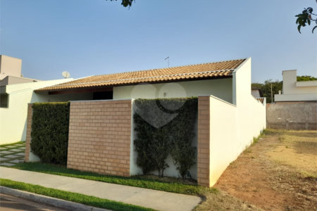 Casa à Venda no Residencial Eldorado - São Carlos