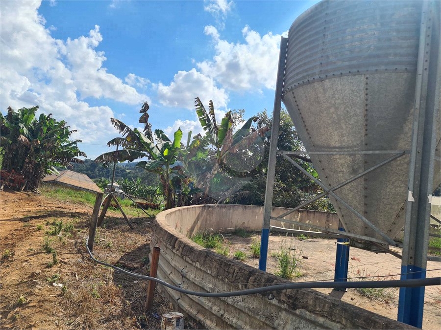VENDA SÍTIO 48 hectares com estruura para granja, hidroponia e gado