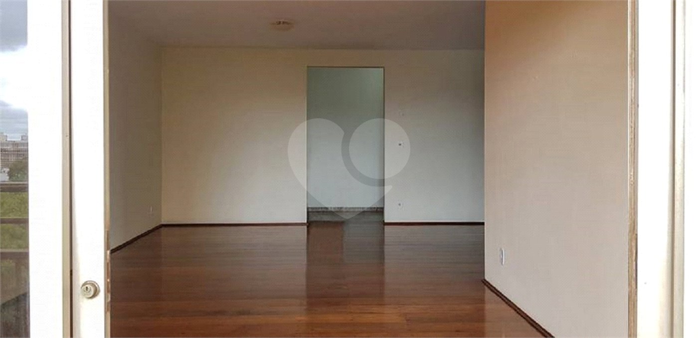 Apartamento no Condomínio Torello Dinucci