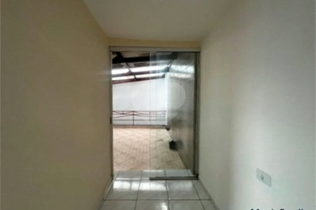 Casa com 200m² , 5 dormitórios , sendo 1 suíte , 3 vagas de garagem , à venda em Guarulhos.