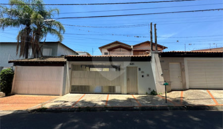 Sobrado à venda com 3 quartos, sendo 1 suíte,  em Parque Santa Felícia Jardim, São Carlos, SP