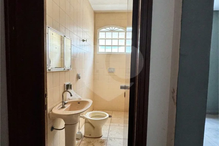 Sobrado Residencial e Comercial em Área Nobre de Piracicaba, para venda e locação.