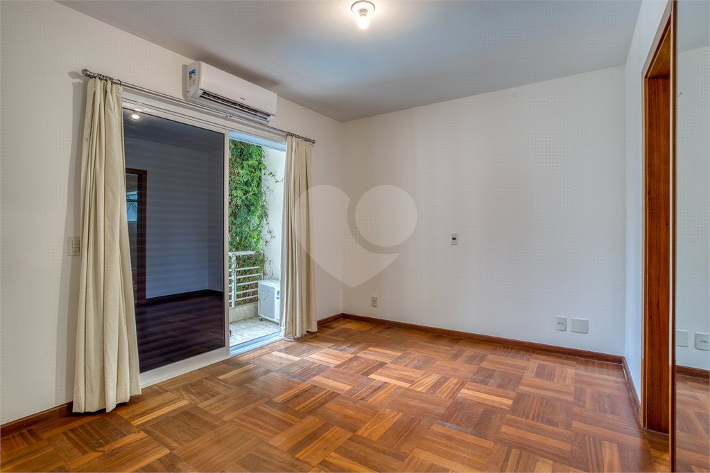 Casa à venda com 4 suítes em Chácara Monte Alegre, São Paulo, SP