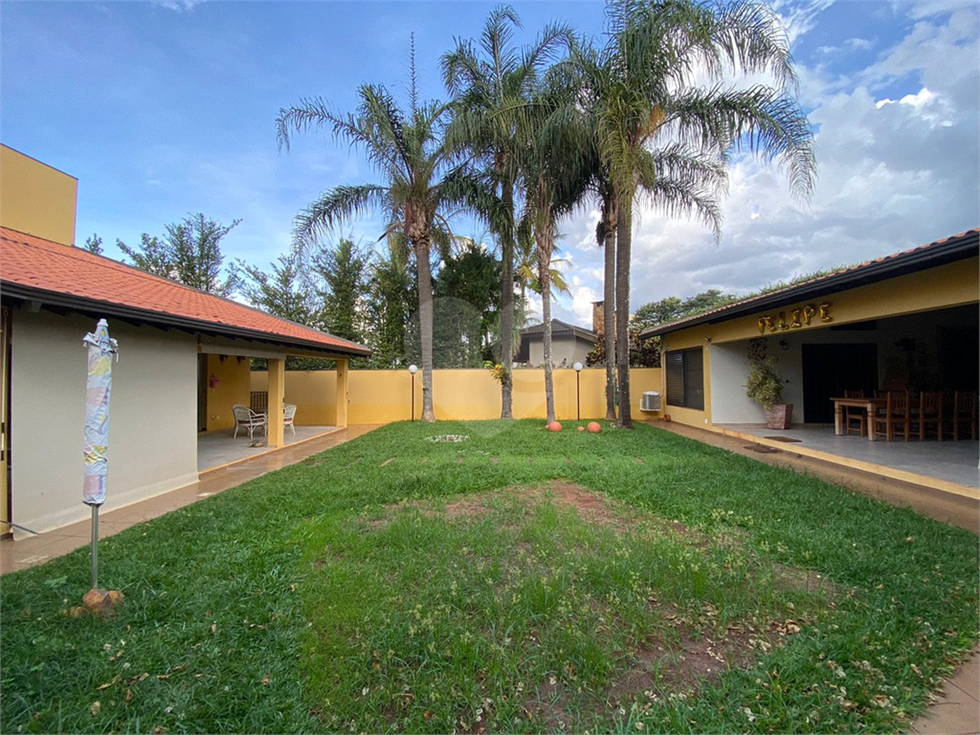 Casa térrea no Condomínio Parque Faber I