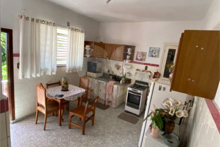 2 casas térreas em 1terreno no Anália Franco
