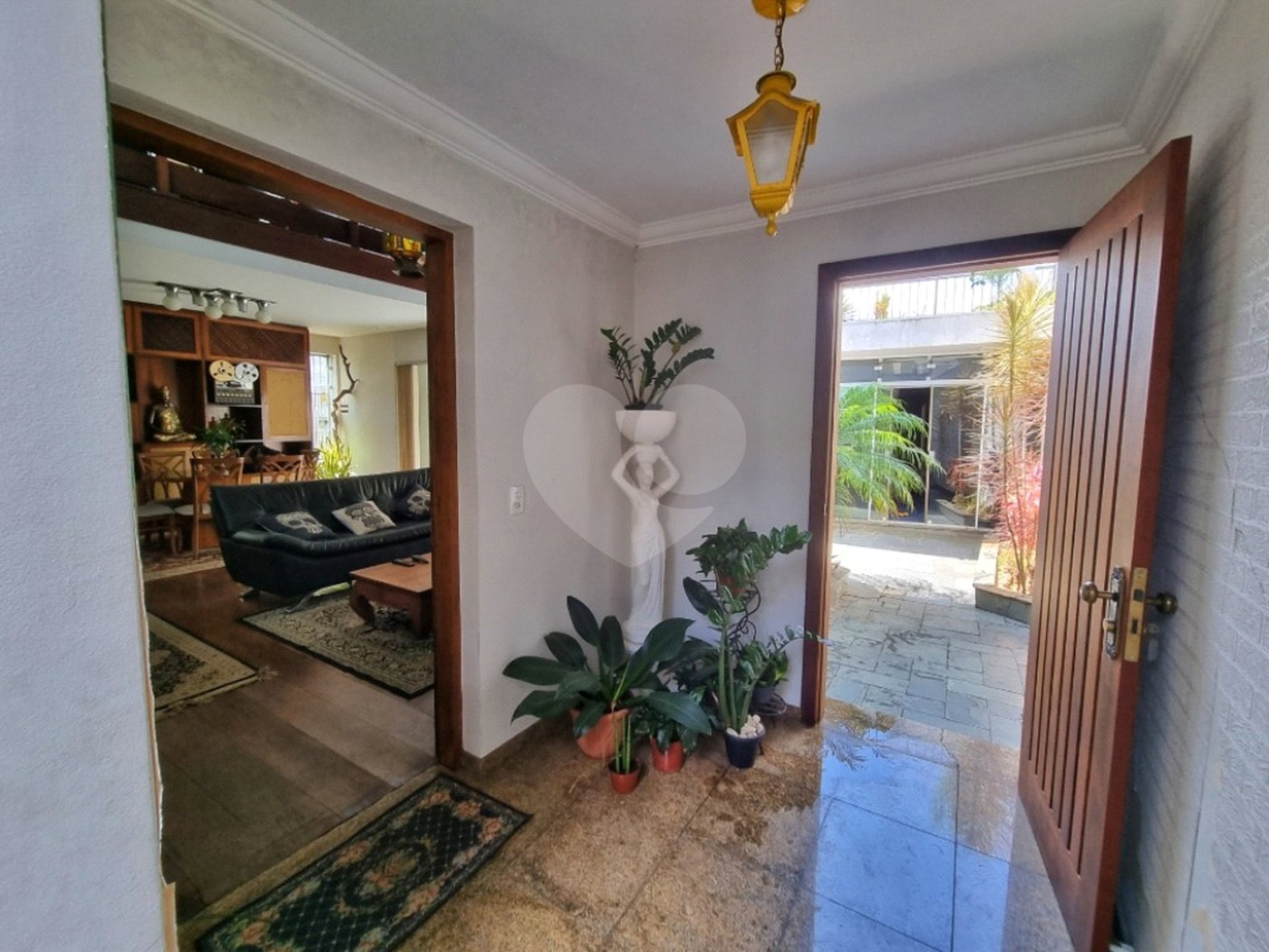Sobrado com 300m² , 3 dormitórios , sendo 2 suítes , 4 vagas , à venda no Jabaquara.