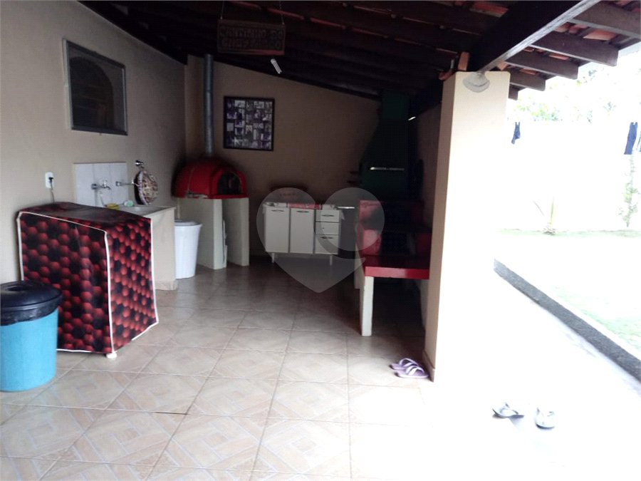 Chácara Balneário do 29 com piscina.