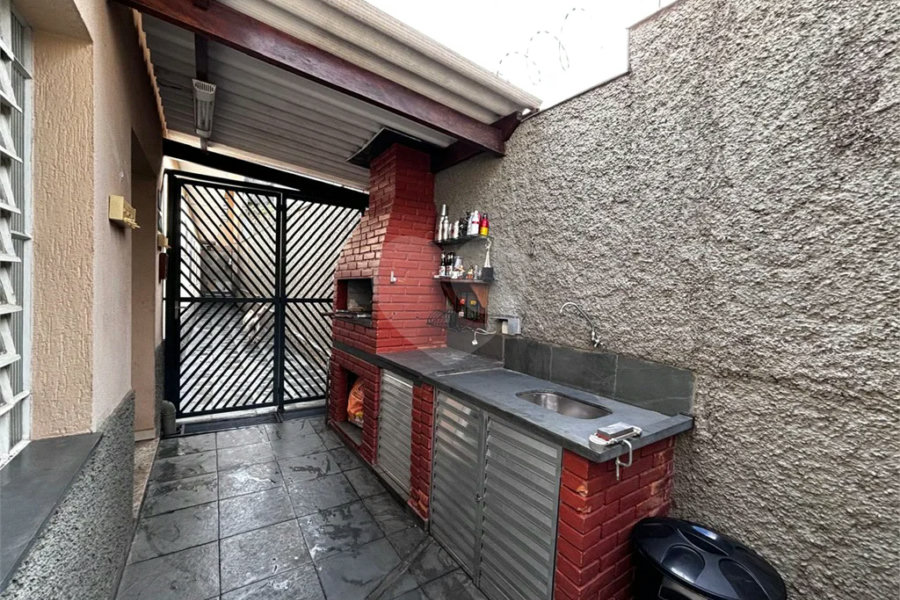 Casa com 03 dormitórios e 04 vagas Parada Inglesa