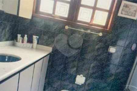 Sobrado na Mooca com 246m2 com 3 dorm e 2 vagas.